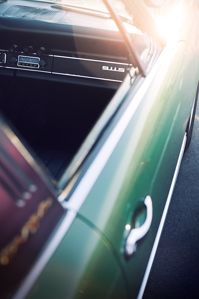 Classic Porsche 911S Targa dash car photo from Burbbble