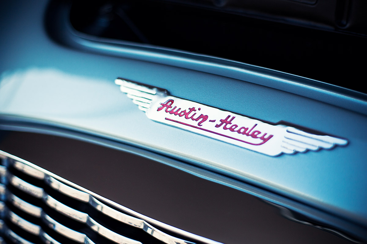 Classic blue Austin Healey 3000 grill wallpaper from Burbbble