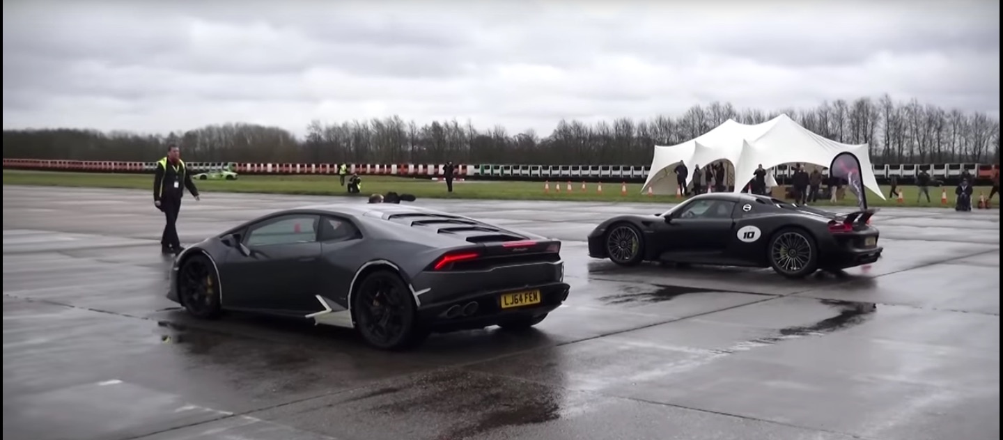 Porsche 918 and a Lamborghini Huracan drag race