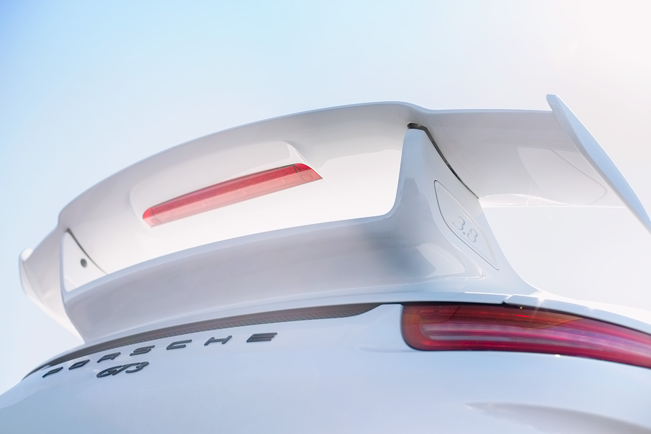 White Porsche 991 generation 911 3.8 GT3 RS Wing